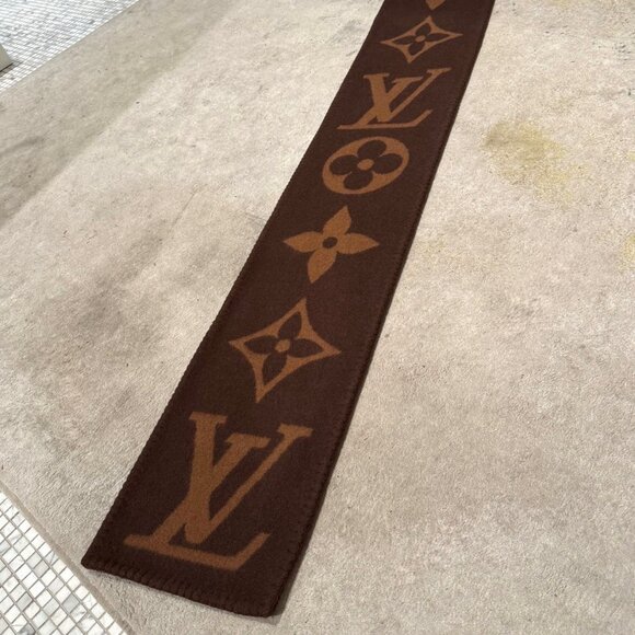 Louis Vuitton Brown Cashmere Exploded Monogram Sweet Dreams Scarf - Picture 6 of 11